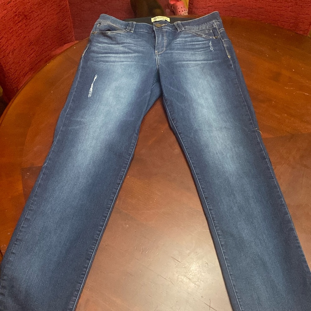 Democracy blue jeans. Size 14. They are stretchy.